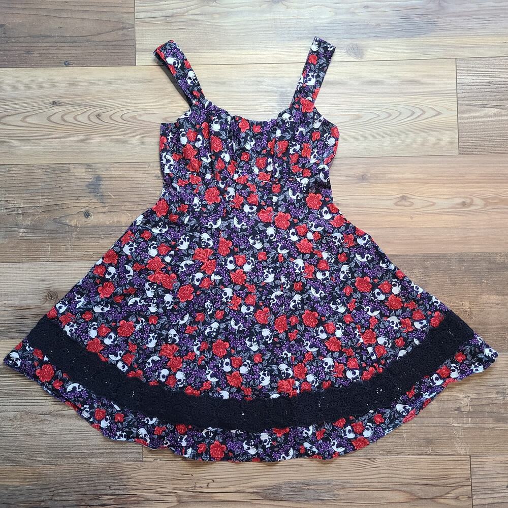 Hot Topic Dress Womens M Purple Red Skull Floral Lace Rockabilly Skater Goth